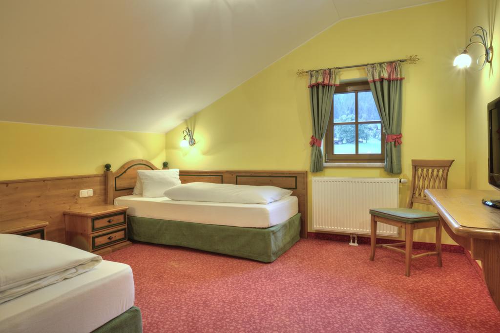 Hotel Sommerhof Gosau Exterior photo